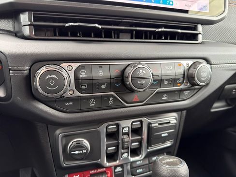 New 2026 Jeep Gladiator Mojave AWD/4WD image 13