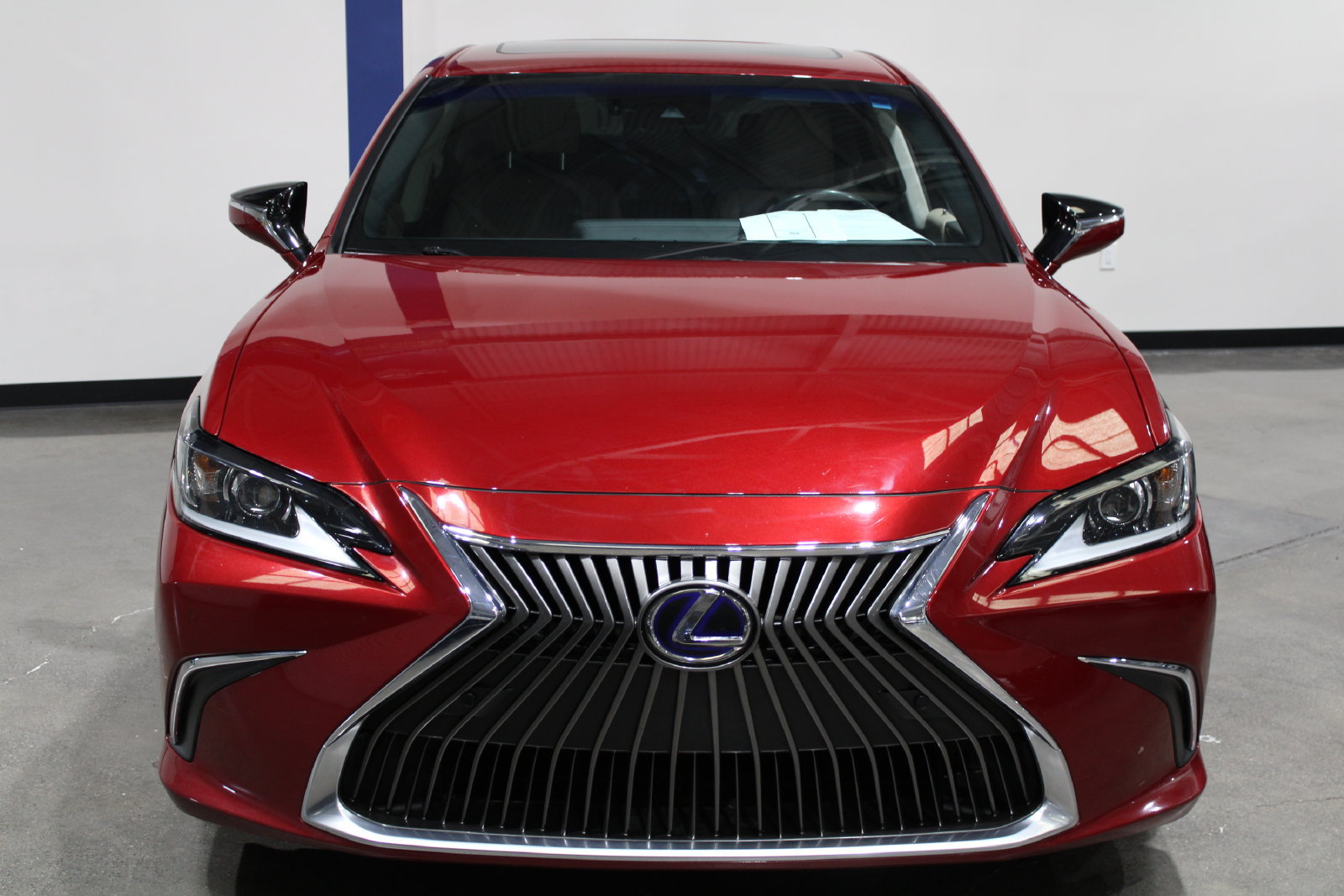 Used 2020 Lexus ES 300h w/ Premium Package FWD image 4