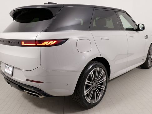 Used 2025 Land Rover Range Rover Sport Autobiography image 12