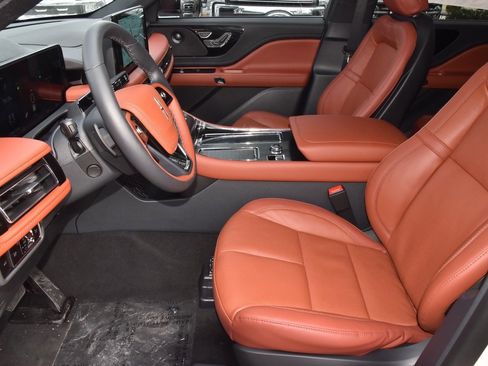 New 2026 Lincoln Aviator Reserve image 13