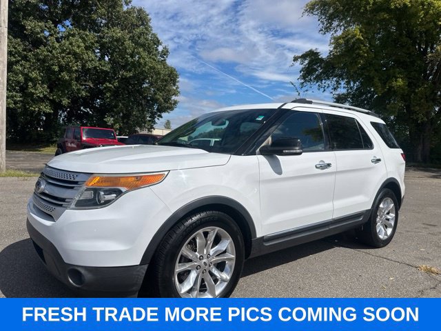Used 2015 Ford Explorer XLT w/ Equipment Group 202B FWD image 1