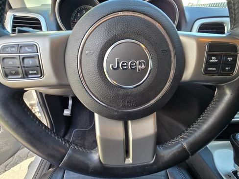 Used 2013 Jeep Grand Cherokee Laredo RWD image 25
