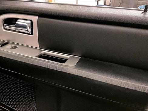 Used 2017 Ford Expedition XLT image 24