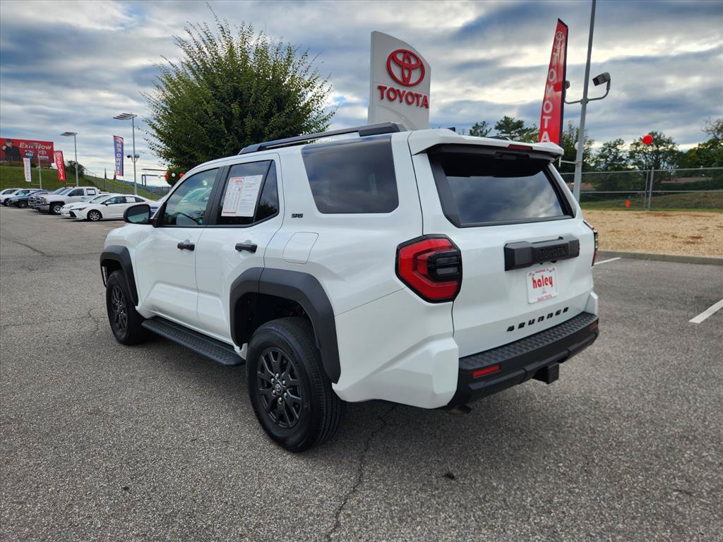 Certified 2025 Toyota 4Runner SR5 AWD/4WD image 7