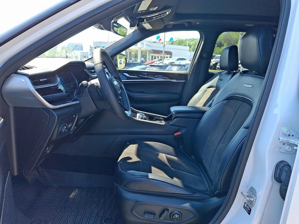 Used 2023 Jeep Grand Cherokee Trailhawk AWD/4WD image 14