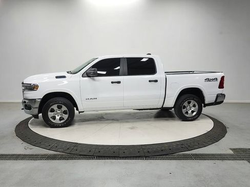 Used 2025 RAM 1500 Big Horn AWD/4WD image 4