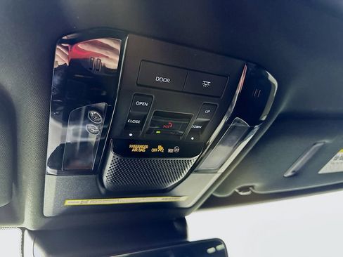 Used 2025 Lexus GX 550 w/ Accessory Package (Z1) image 33