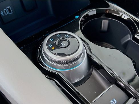 New 2026 Ford Explorer Platinum image 10