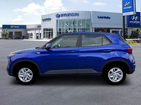 New 2026 Hyundai Venue SE image 3