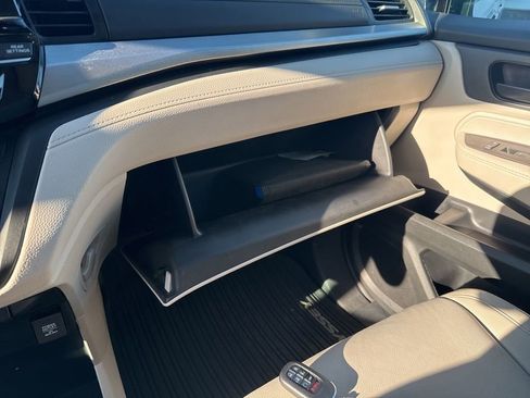 Used 2025 Honda Odyssey EX-L image 25