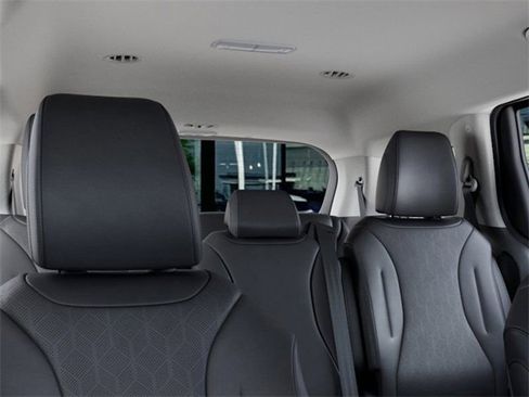 New 2026 Kia Carnival EX image 27