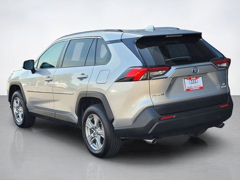 Used 2023 Toyota RAV4 LE AWD/4WD image 4