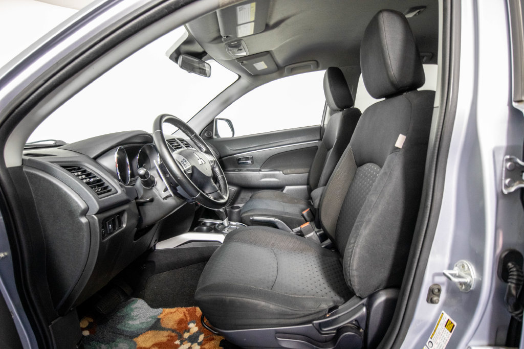 Used 2012 Mitsubishi Outlander Sport SE FWD image 9