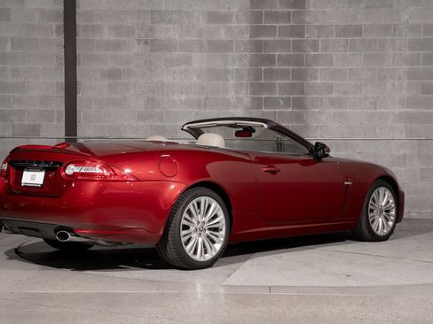 Used 2010 Jaguar XK Convertible RWD image 8
