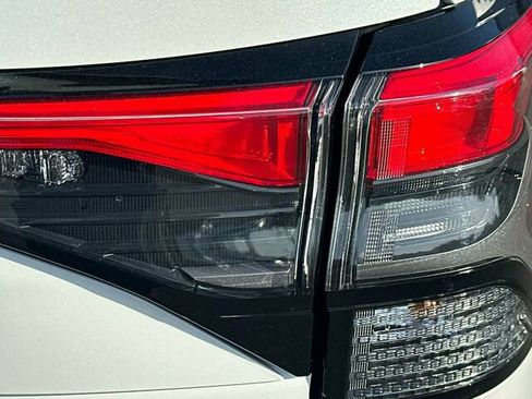 Certified 2026 Subaru Forester Premium AWD/4WD image 33