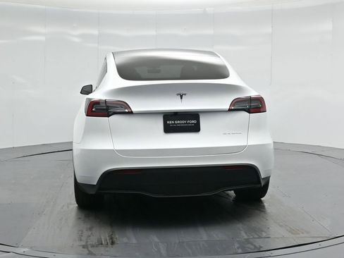 Used 2025 Tesla Model Y Long Range image 26
