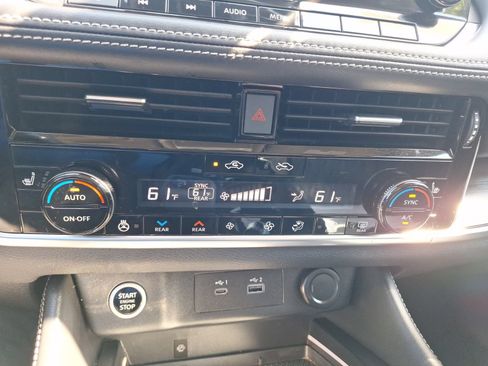 Used 2023 Nissan Rogue Platinum w/ Platinum Premium Package FWD image 24