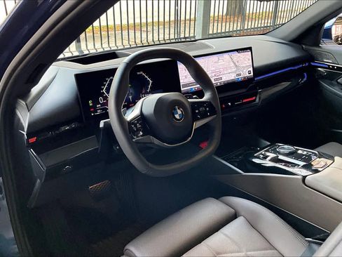 Used 2024 BMW 530i image 17