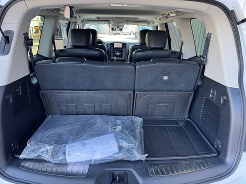 Used 2021 INFINITI QX80 Premium Select w/ All-Season Package image 38
