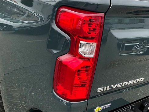 Used 2025 Chevrolet Silverado 1500 LT AWD/4WD image 33