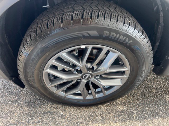Used 2024 Nissan Rogue S AWD/4WD image 5