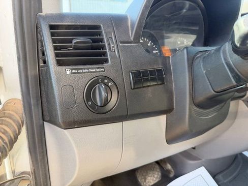 Used 2016 Freightliner Sprinter 3500 image 17