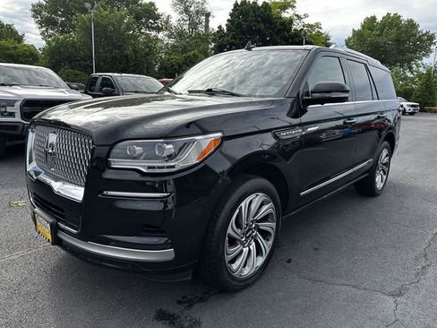 Certified 2023 Lincoln Navigator Reserve AWD/4WD image 9