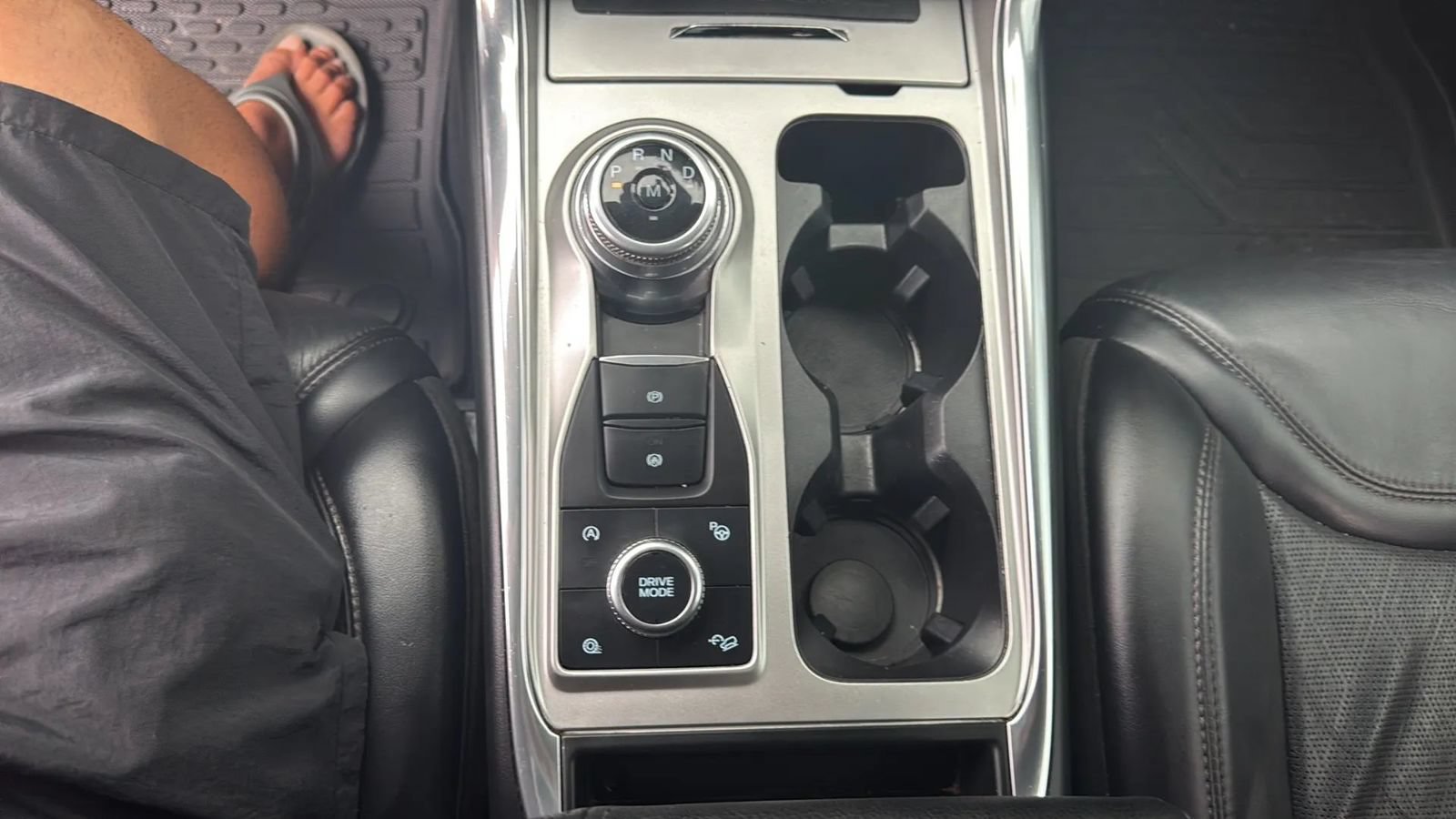Used 2020 Ford Explorer Platinum w/ Premium Technology Package AWD/4WD image 44