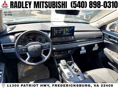 New 2026 Mitsubishi Outlander ES image 13