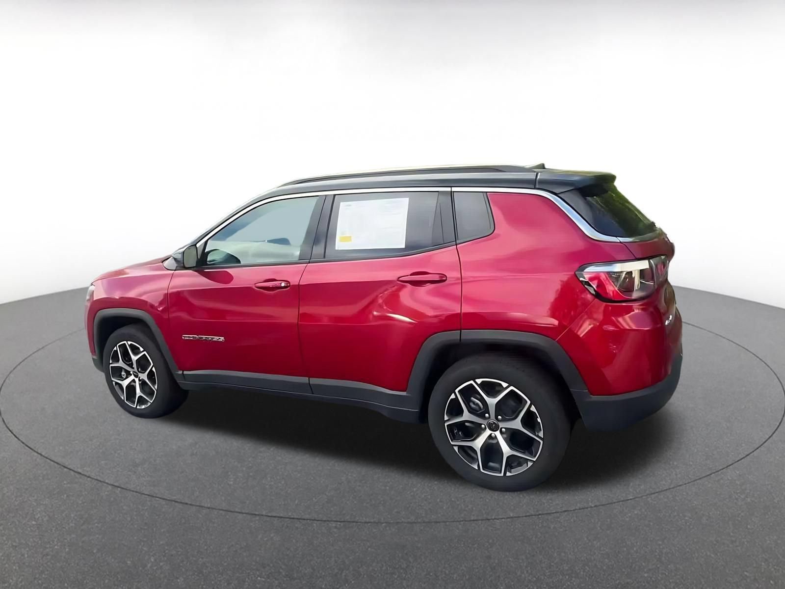 Used 2025 Jeep Compass Limited AWD/4WD image 9