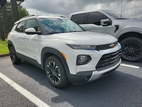Used 2023 Chevrolet TrailBlazer LT w/ Convenience Package FWD image 1