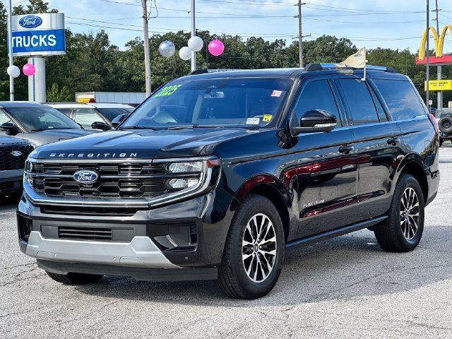 Certified 2025 Ford Expedition Platinum AWD/4WD image 3