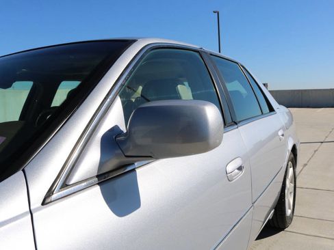 Used 2006 Cadillac DTS Performance image 23