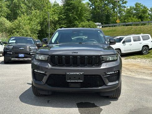 Certified 2023 Jeep Grand Cherokee Limited w/ Black Appearance Package AWD/4WD image 3