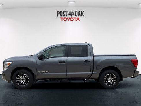 Used 2023 Nissan Titan SV w/ Accessory Utility Package image 4