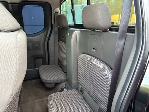 Used 2016 Nissan Frontier SV image 24