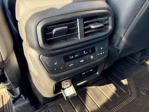 Used 2025 Honda Pilot Elite image 16