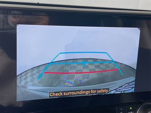 Certified 2024 Toyota Highlander XLE image 13