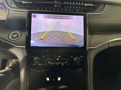 Used 2022 Jeep Grand Cherokee L Limited image 22