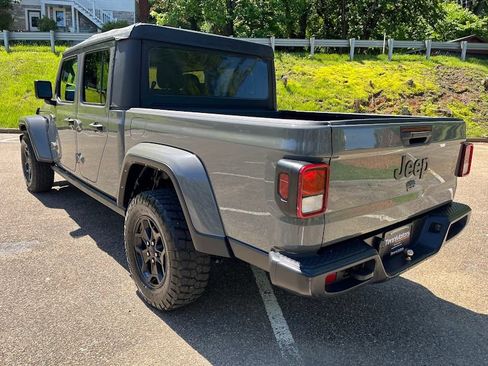 Used 2022 Jeep Gladiator Sport AWD/4WD image 37