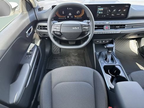 New 2026 Kia K4 FWD image 16