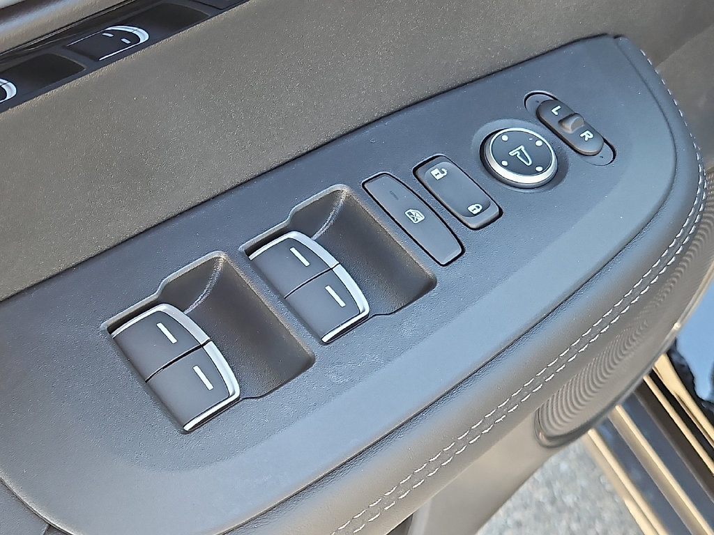 Used 2025 Acura ADX FWD image 17
