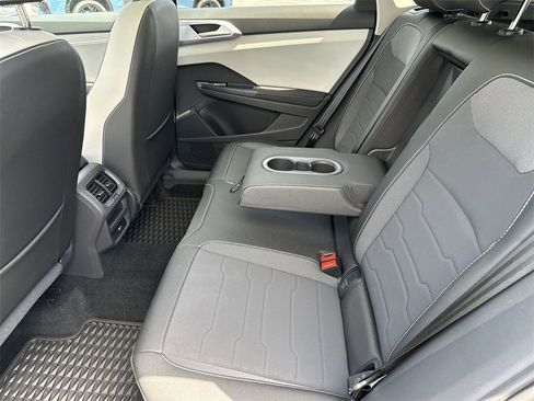 New 2025 Volkswagen Taos SE image 30