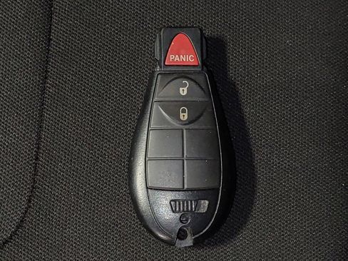 Used 2019 Jeep Cherokee Latitude w/ Popular Appearance Group AWD/4WD image 32