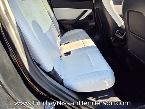 Used 2022 Tesla Model Y Performance AWD/4WD image 16