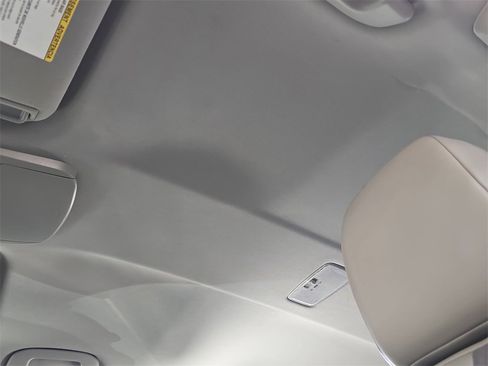 Used 2021 Toyota Camry SE image 27