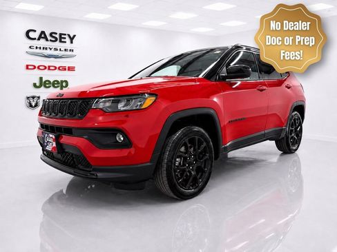 Used 2023 Jeep Compass Latitude w/ Sun and Sound Group AWD/4WD image 1