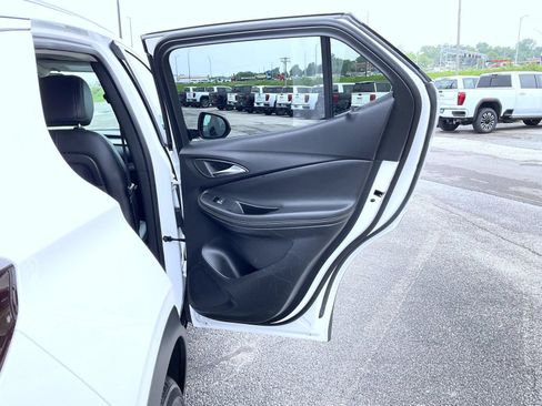 Used 2023 Buick Encore GX Select w/ Safety Package II AWD/4WD image 17