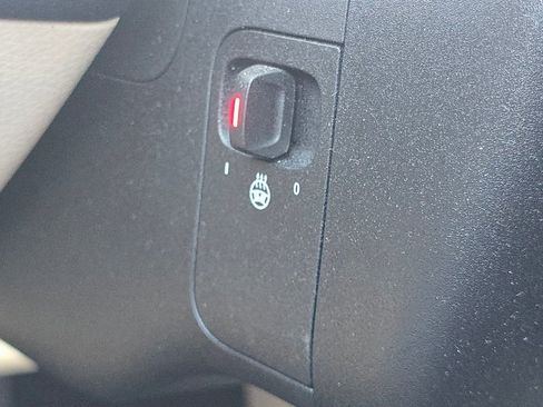 Certified 2023 Mercedes-Benz GLB 250 4MATIC image 33