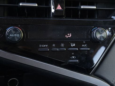 Used 2024 Toyota Camry LE image 10